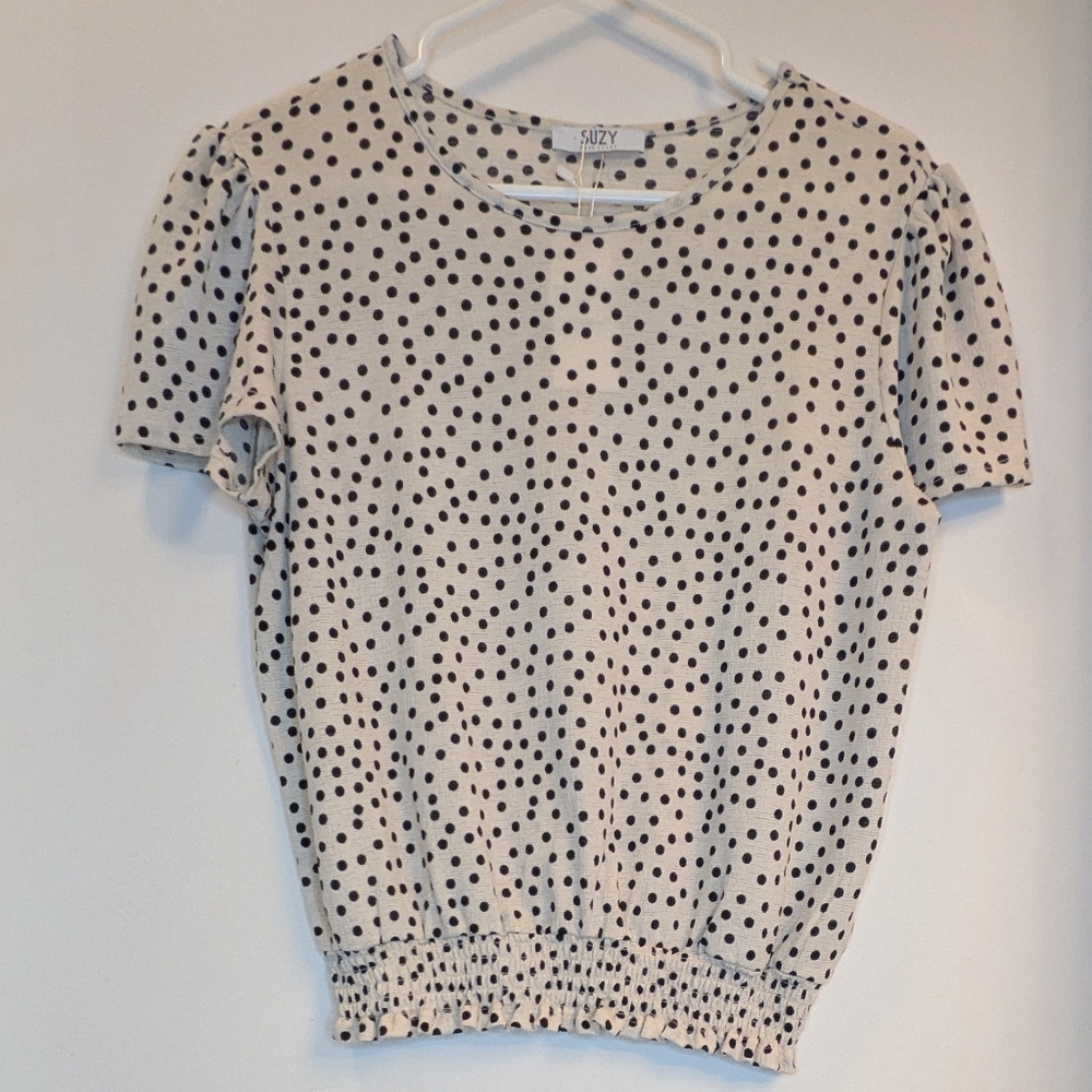 🆕 NWT Suzy Shier Polka Dot Blouse